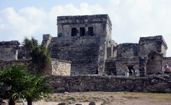 Tulum viajando entre piedras