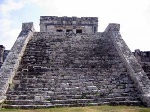 Tulum viajando entre piedras