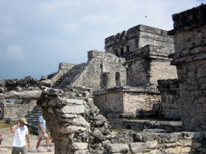 Tulum viajando entre piedras