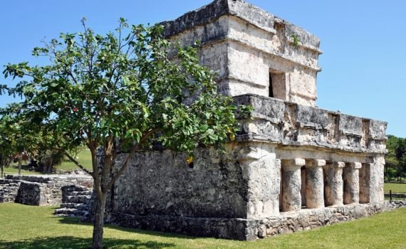 Tulum viajando entre piedras