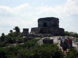 Tulum viajando entre piedras