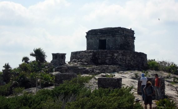 Tulum viajando entre piedras