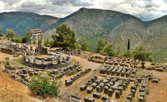 Delfos, Grecia - El oráculo en el ombligo del mundo