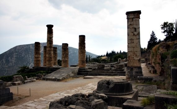 Delfos, Grecia - El oráculo en el ombligo del mundo