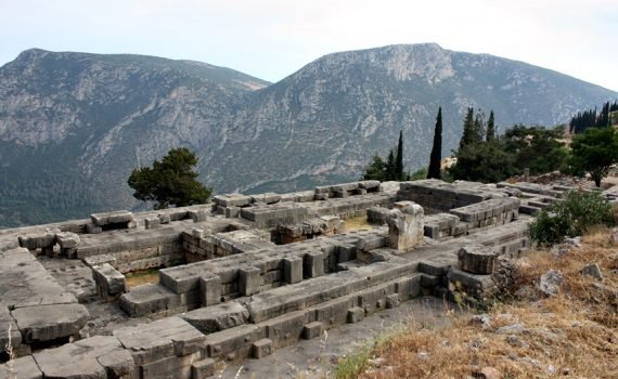 Delfos, Grecia - El oráculo en el ombligo del mundo