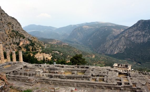 Delfos, Grecia - El oráculo en el ombligo del mundo