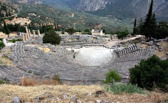 Delfos, Grecia - El oráculo en el ombligo del mundo