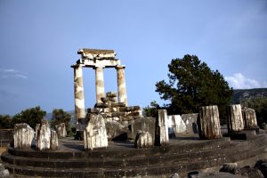 Delfos, Grecia - El oráculo en el ombligo del mundo