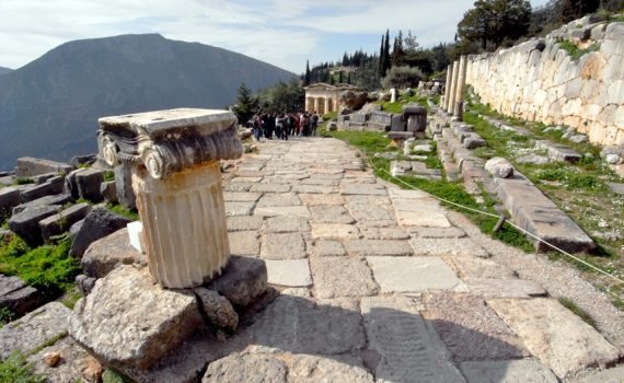 Delfos, Grecia - El oráculo en el ombligo del mundo