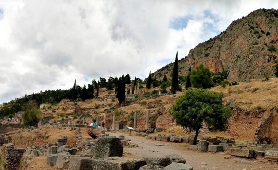 Delfos, Grecia - El oráculo en el ombligo del mundo