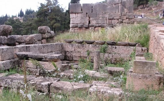 Delfos, Grecia - El oráculo en el ombligo del mundo